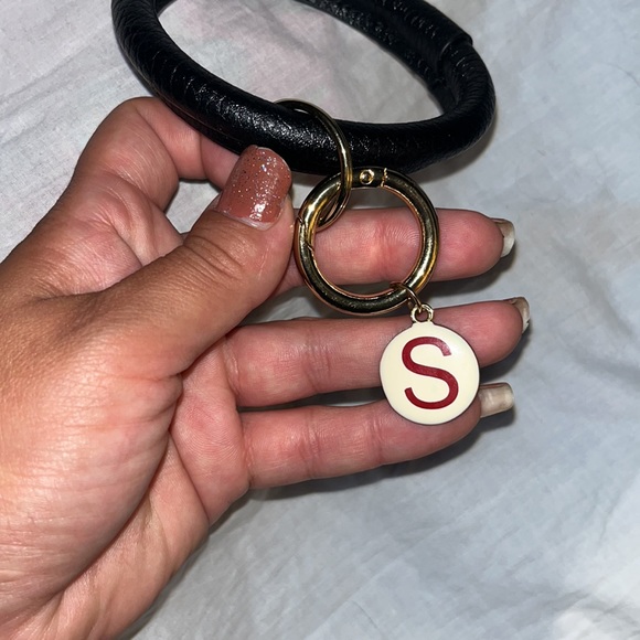 Chain strapped purse with key Holder lot - Picture 4 of 10